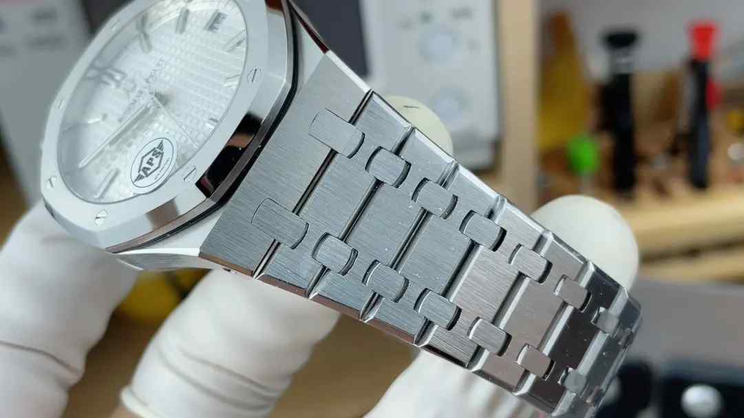 APS厂爱彼15500复刻表V3版本值得入手吗？（深度评测升级点） | 奈斯探表