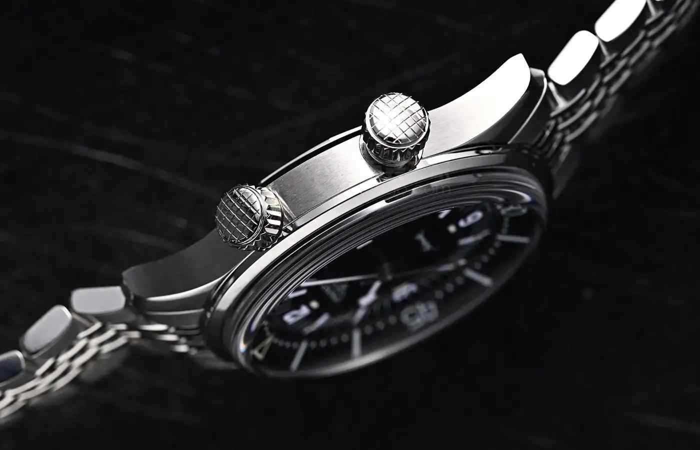 浪琴推出全新经典复刻系列传奇潜水员腕表39毫米款，售价为28300元 | 奈斯探表