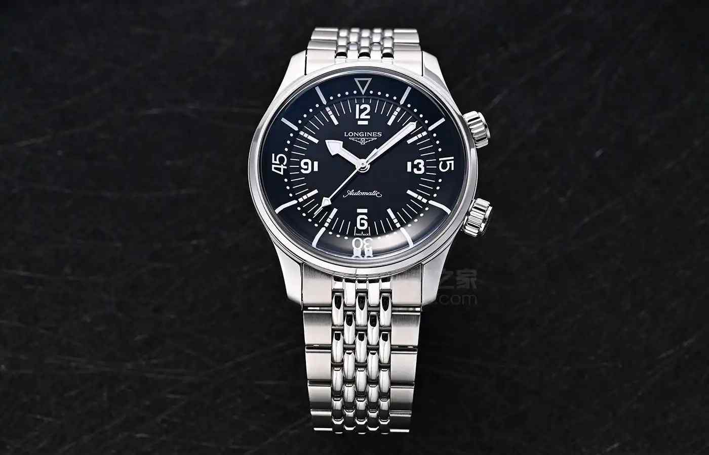 浪琴推出全新经典复刻系列传奇潜水员腕表39毫米款，售价为28300元 | 奈斯探表