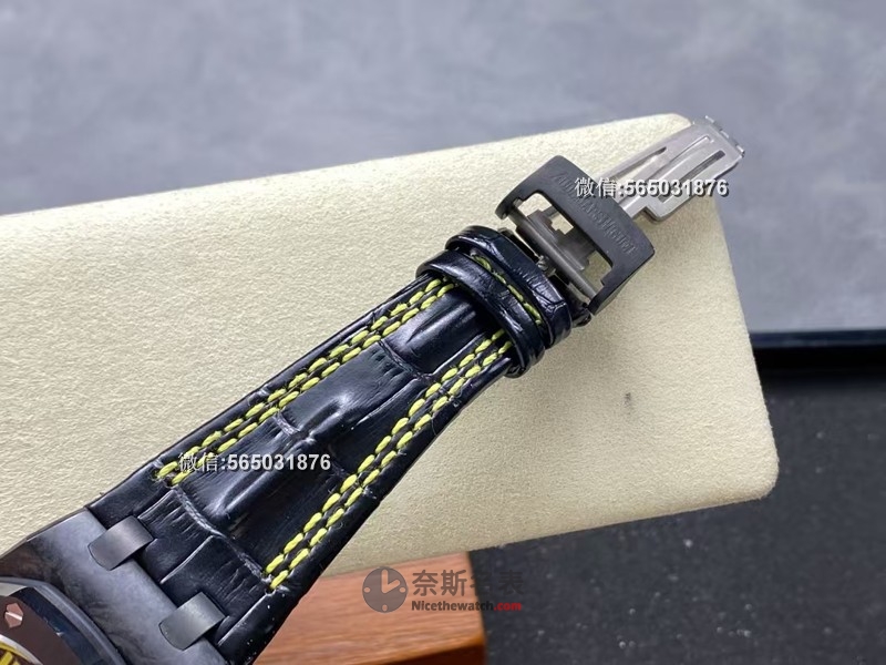 TK厂皇家橡树JF大黄蜂26470评测：轻盈碳纤维，细节满分！ | 奈斯探表