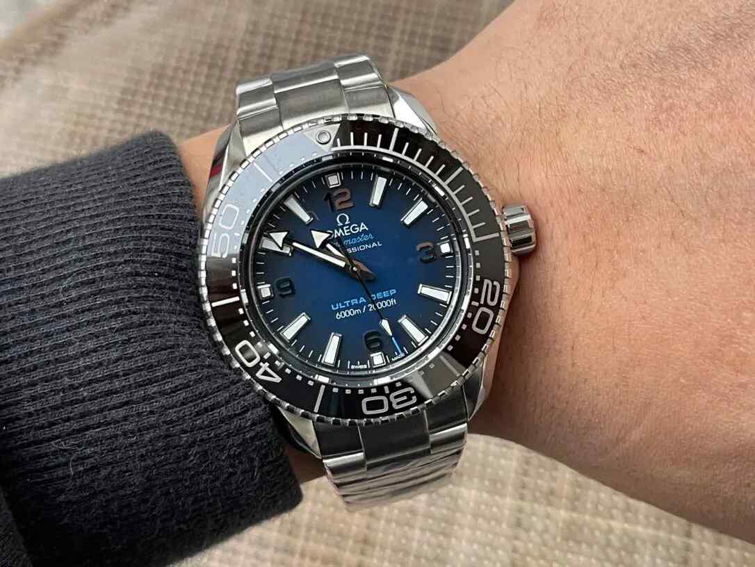 深度解析VS厂欧米茄海洋宇宙6000米海王复刻表，外观能不能乱真！ | 奈斯探表