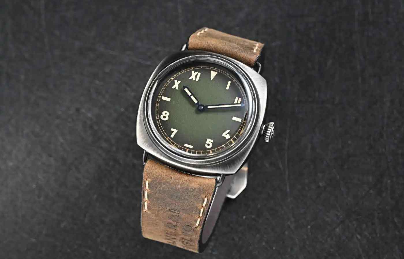 沛纳海加州面复古风PAM1349，硬汉风格再续传奇 | 奈斯探表