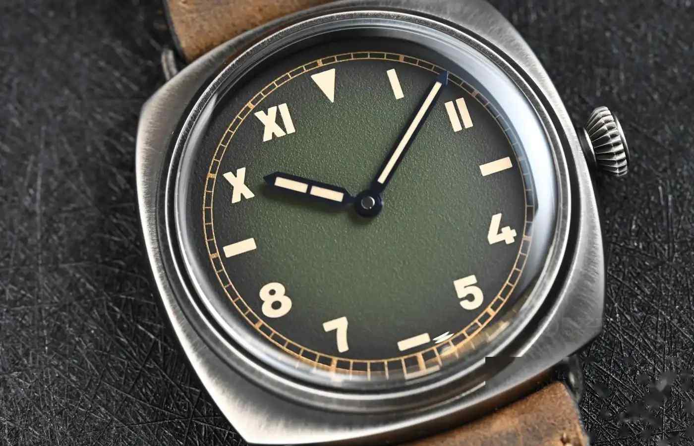 沛纳海加州面复古风PAM1349，硬汉风格再续传奇 | 奈斯探表