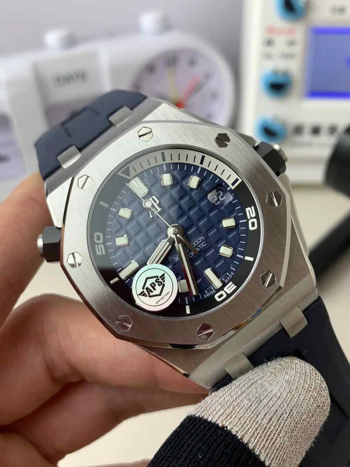 APS厂爱彼皇家橡树15720复刻表评测！高度还原，4308一体机芯精准走时！ | 奈斯探表