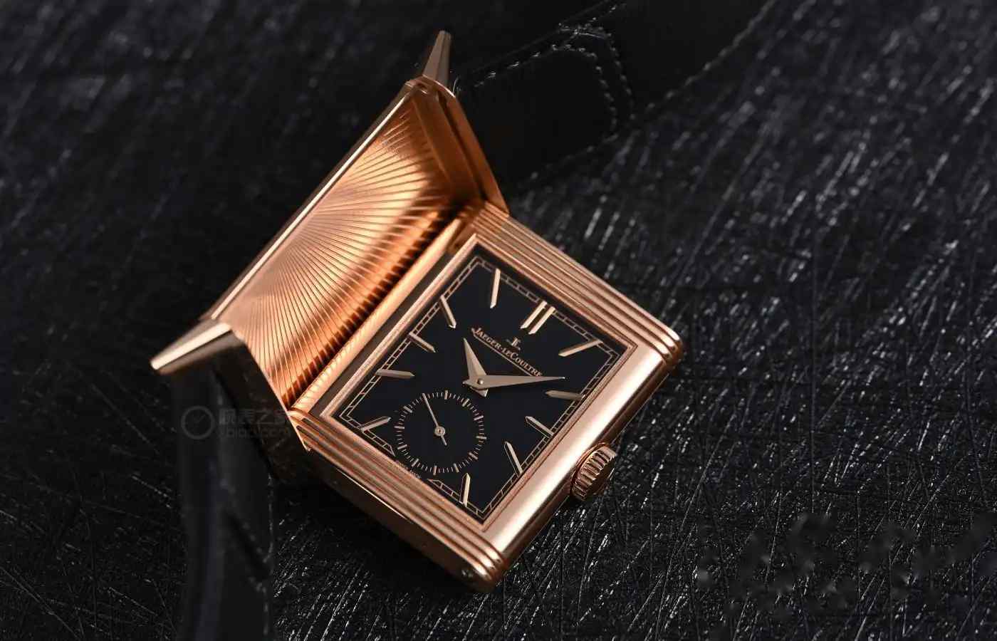 积家Reverso翻转腕表:正装与运动的经典平衡之作 | 奈斯探表 积家Reverso翻转腕表:正装与运动的经典平衡之作 | 奈斯探表