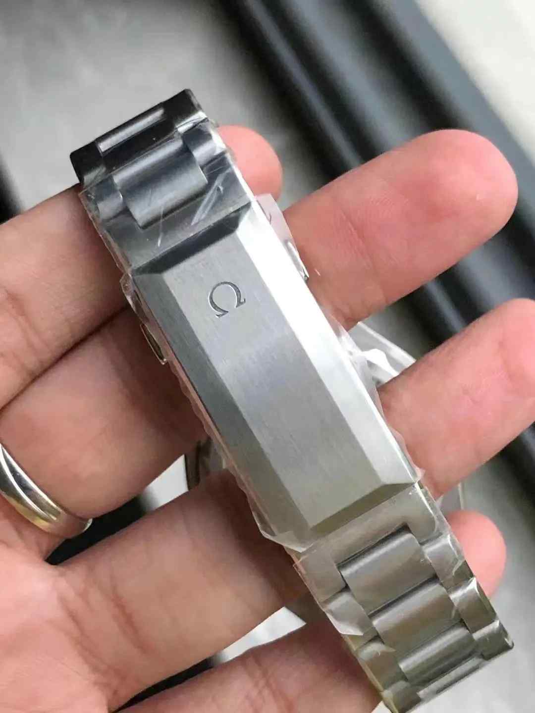 深度解析VS厂欧米茄海洋宇宙6000米海王复刻表，外观能不能乱真！ | 奈斯探表