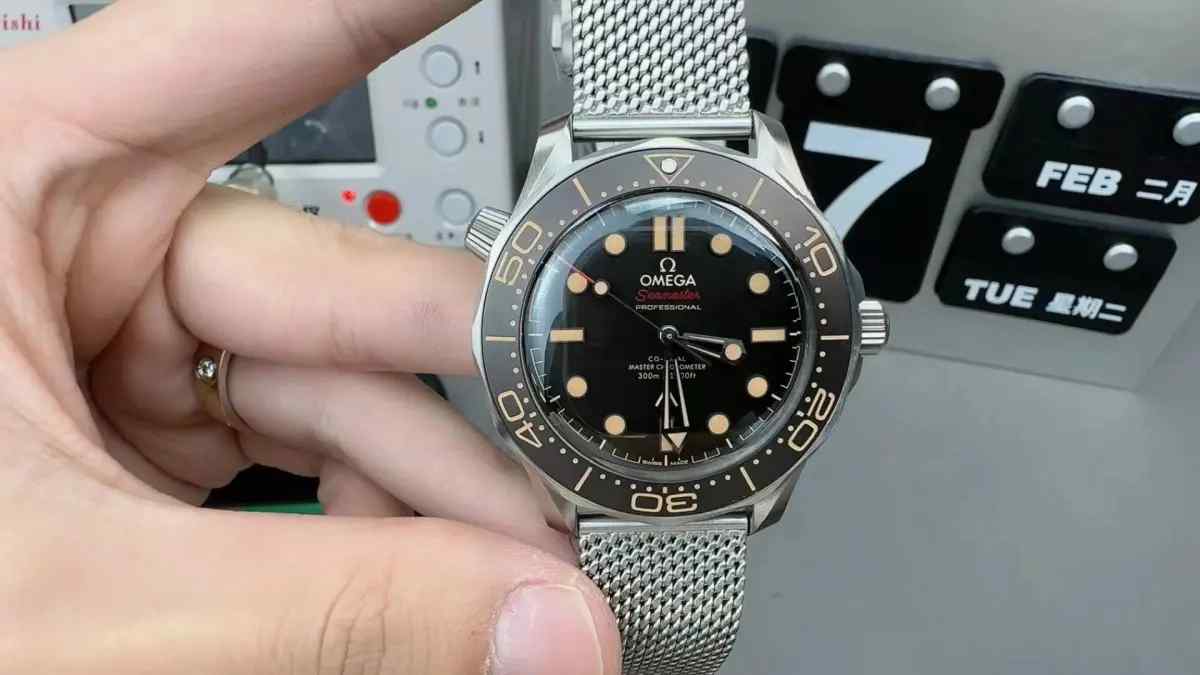 VS厂欧米茄007无暇赴死详细测评，钛金属上手轻盈，值得入手吗？ | 奈斯探表