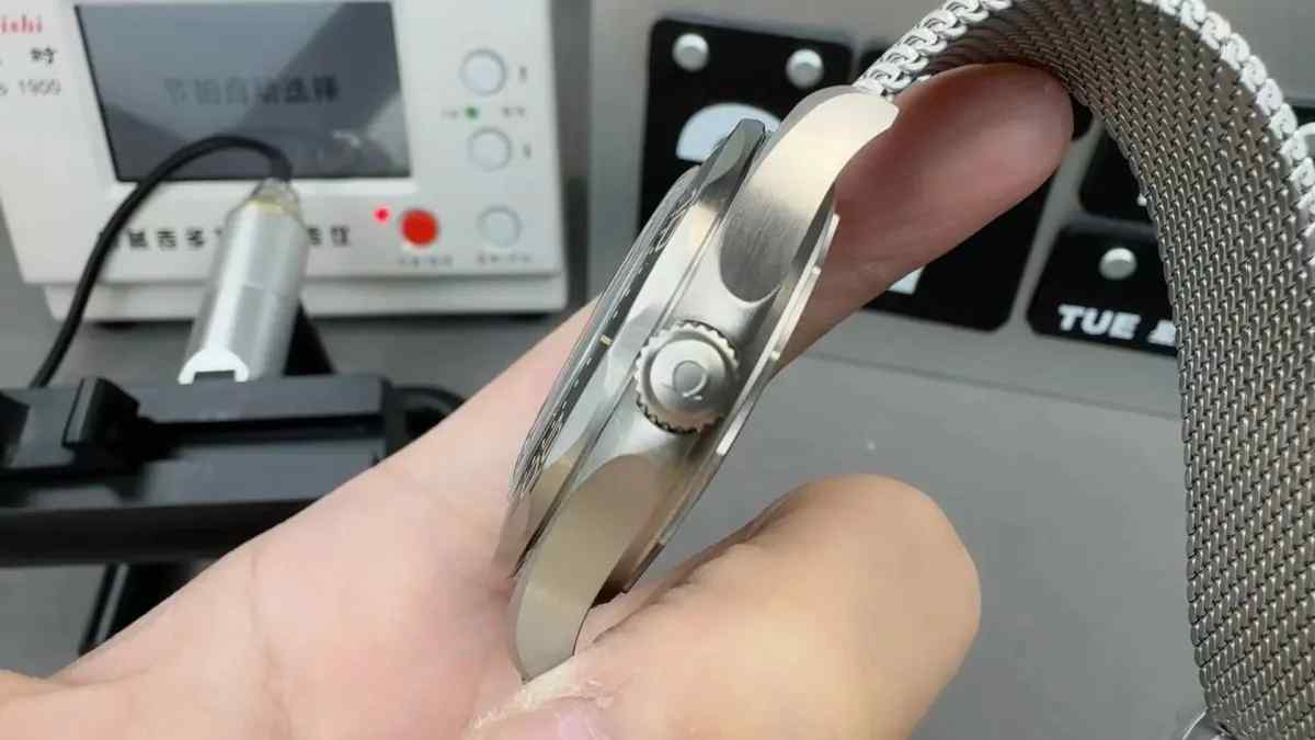VS厂欧米茄007无暇赴死详细测评，钛金属上手轻盈，值得入手吗？ | 奈斯探表