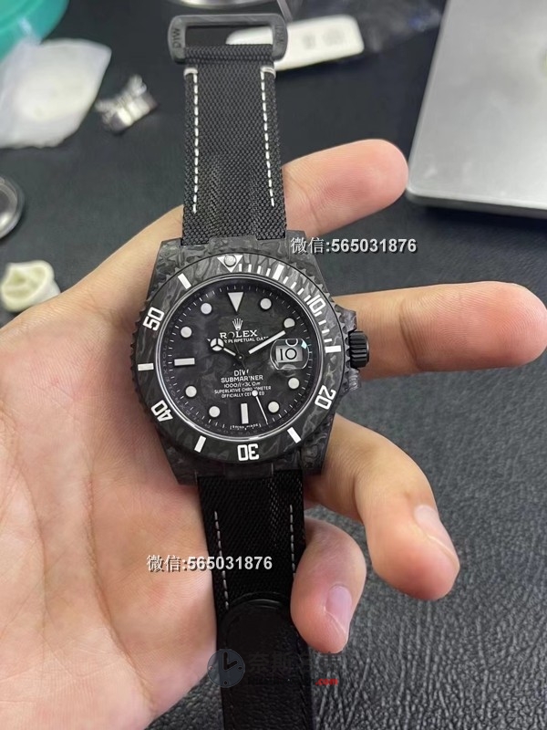 VS厂改装Diw碳纤维水鬼评测：60克超轻做工，夜光效果惊艳！ | 奈斯探表