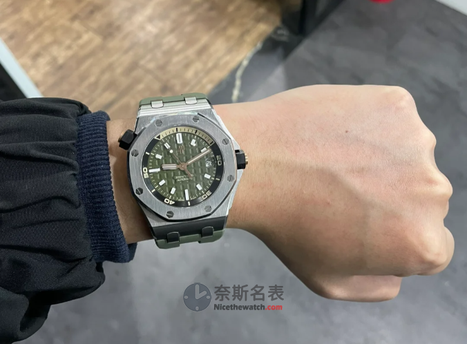 APS厂爱彼皇家橡树15720复刻表评测！高度还原，4308一体机芯精准走时！ | 奈斯探表