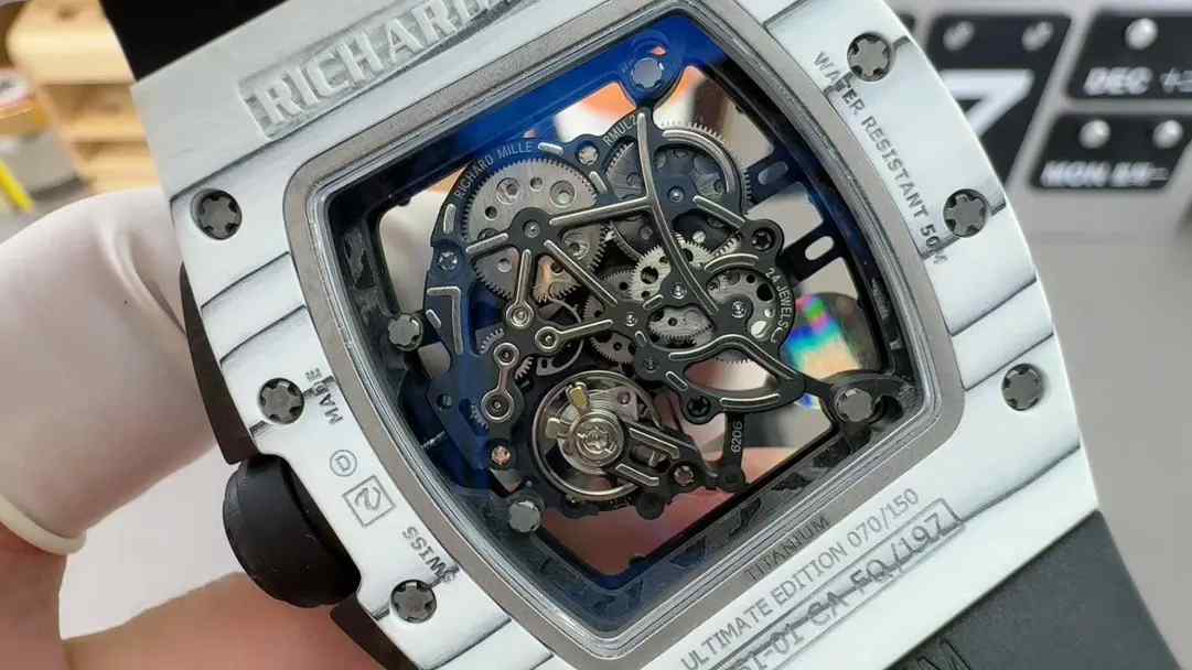 APS厂新品RM061白碳纤维表，入手前必看测评！ | 奈斯探表