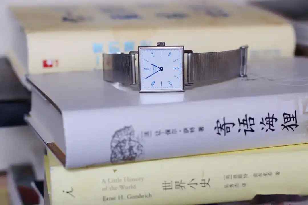 Nomos极简风，为何能征服年轻表友的心？ | 奈斯探表