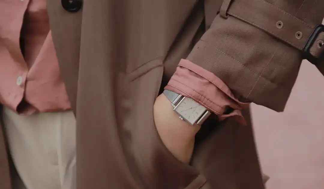 Nomos极简风，为何能征服年轻表友的心？ | 奈斯探表