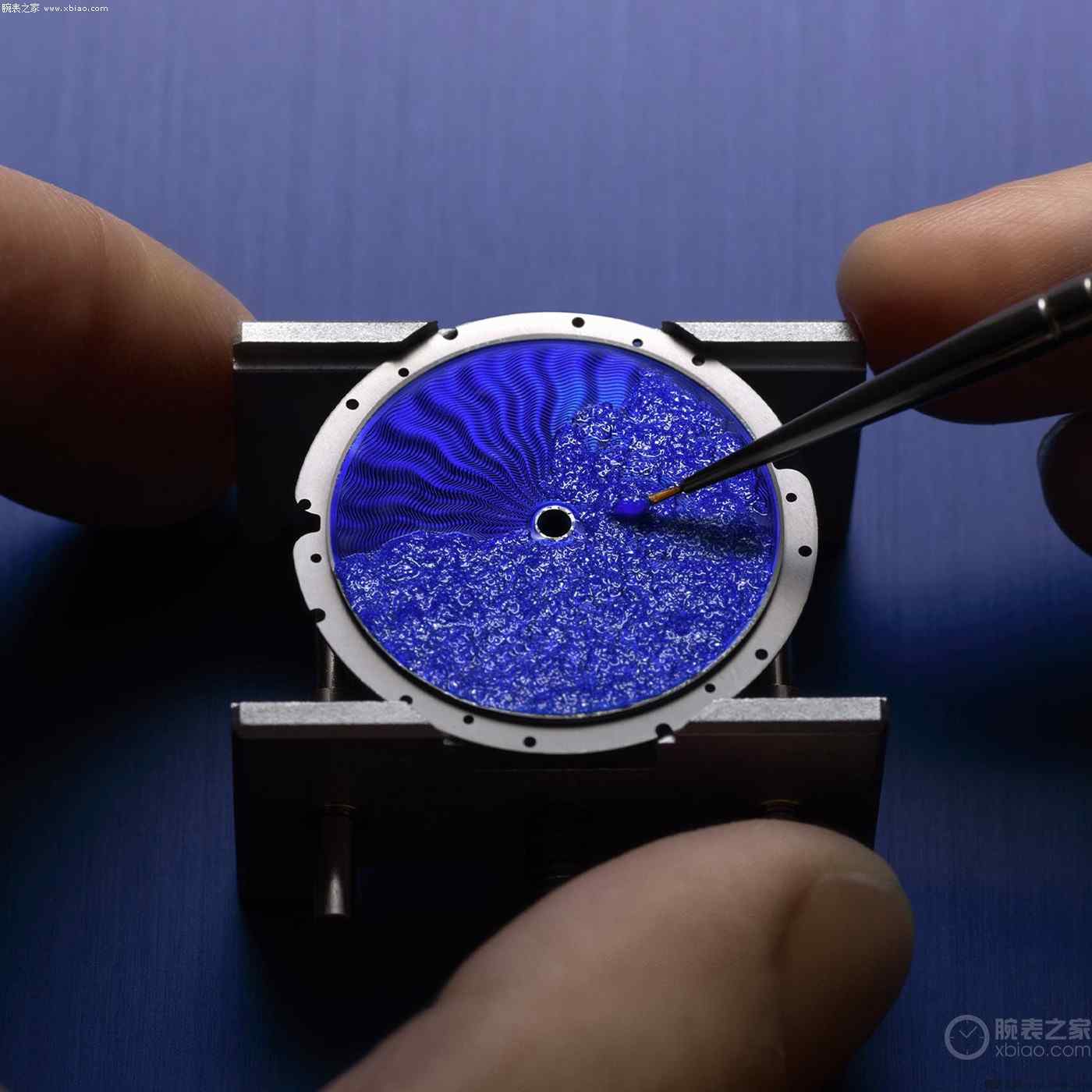 大明火珐琅遇上玑镂，路易威登Escale腕表让你大开眼界！ | 奈斯探表