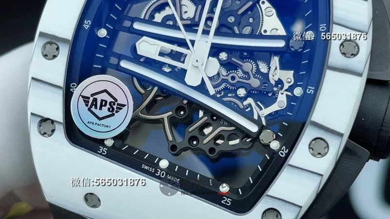 APS厂RM61-01白跑道VS BBR厂RM35-01碳纤维，哪款更心动？ | 奈斯探表