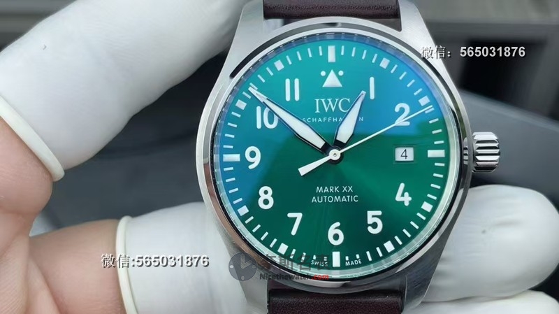 V7厂万国飞行员系列新作！马克20对比马克18，你更喜欢哪款？ | 奈斯探表