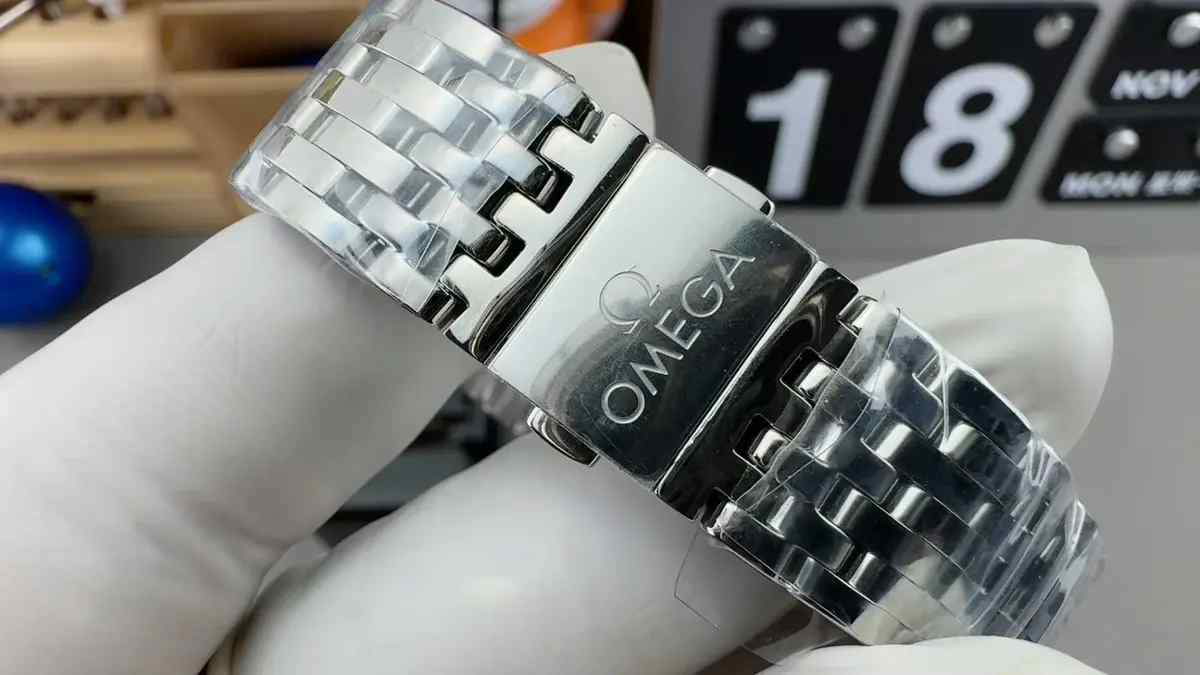 购表攻略！VS厂欧米茄第三代蝶飞墨绿盘超详细测评，值得入手吗？ | 奈斯探表