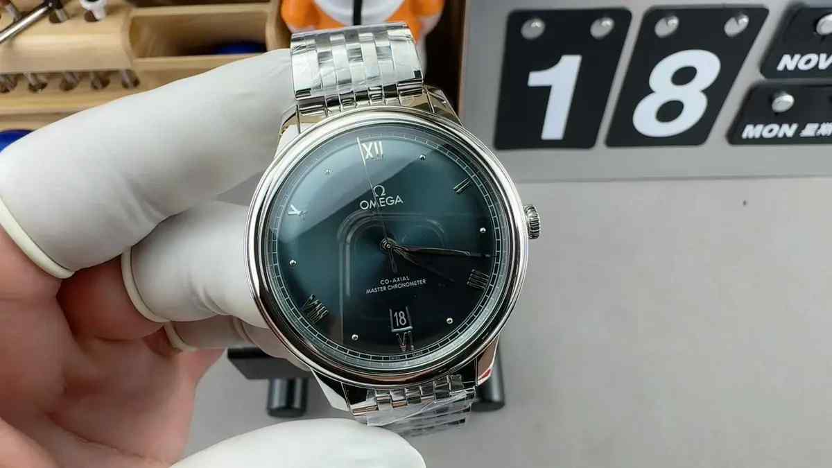 购表攻略！VS厂欧米茄第三代蝶飞墨绿盘超详细测评，值得入手吗？ | 奈斯探表