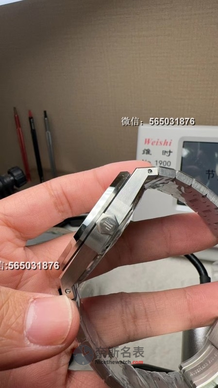 时尚潮人必备！APS厂15500联名KAWS一体机详细评测！限量玩偶赠送！ | 奈斯探表