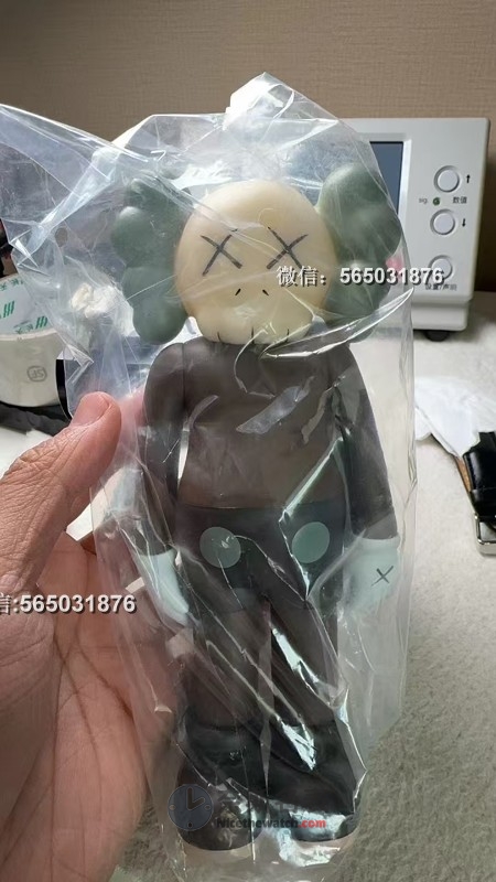 时尚潮人必备！APS厂15500联名KAWS一体机详细评测！限量玩偶赠送！ | 奈斯探表