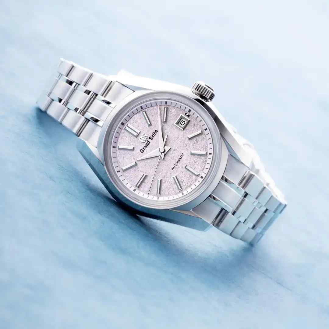 冠蓝狮?；ㄖ魈馔蟊碇挡恢档萌胧郑棵倒褰餠S精钢哪个更好？ | 奈斯探表