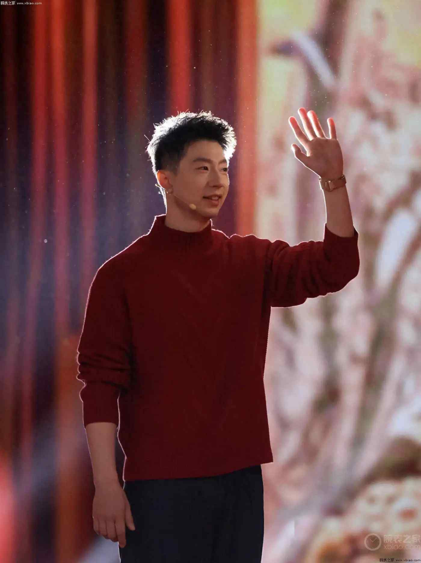 马龙北京春晚亮相，欧米茄海马系列腕表抢镜啦！ | 奈斯探表