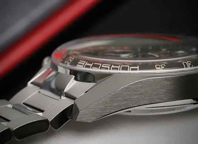 一秒穿越！泰格豪雅卡莱拉系列，带你重温保时捷传奇赛道！ | 奈斯探表