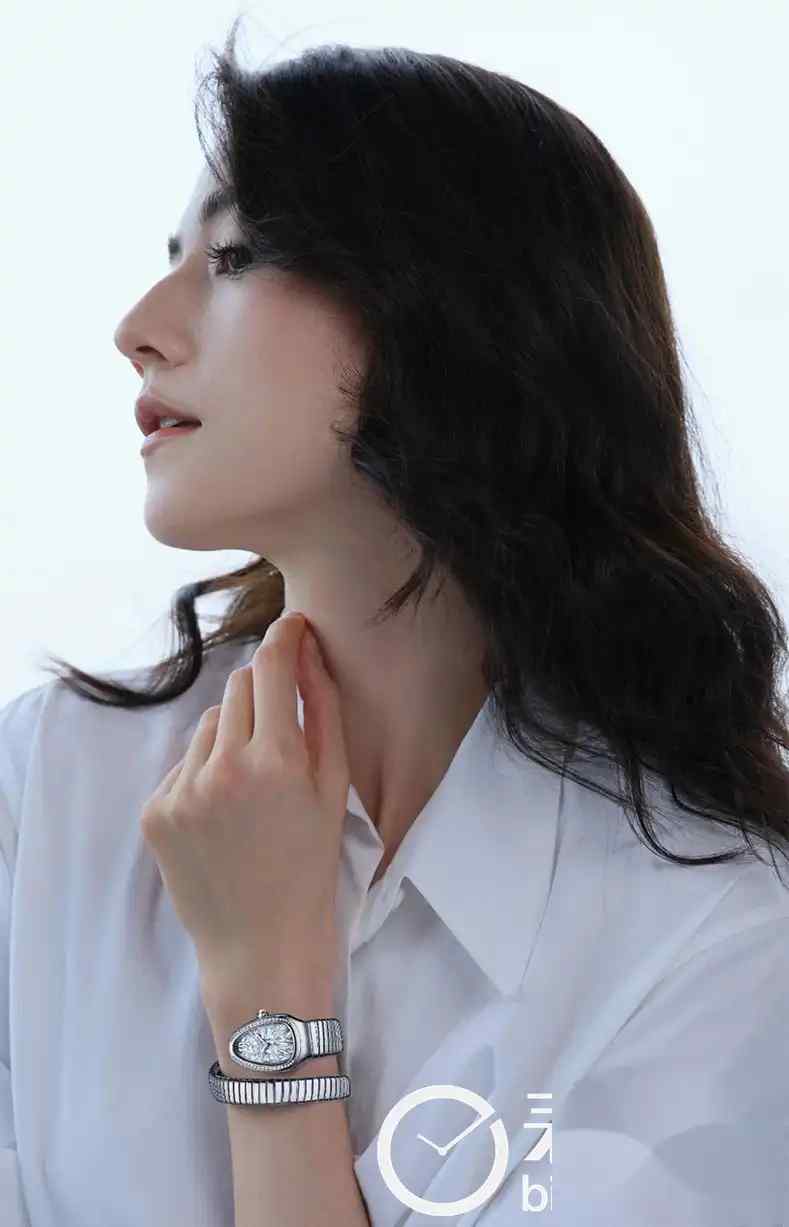 赵露思同款！宝格丽灵蛇腕表演绎优雅与自然的艺术共鸣 | 奈斯探表