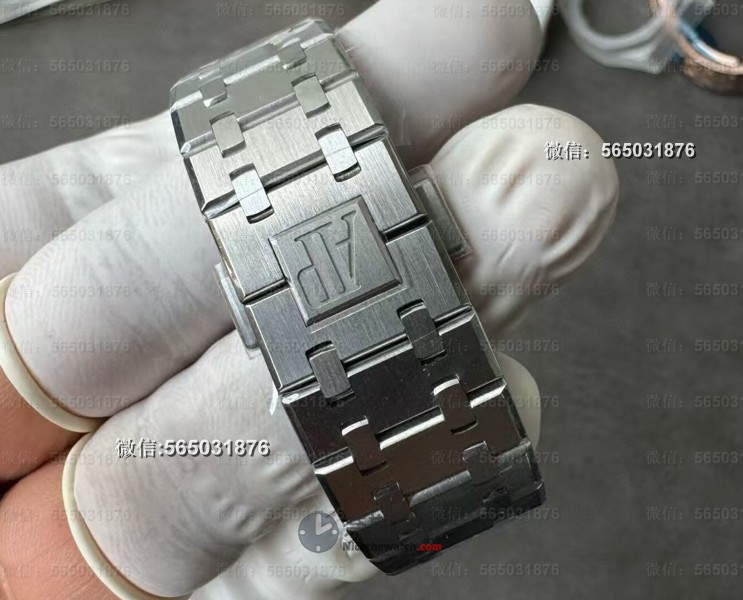 APS厂高贵紫26240飞返计时值不值得入手？行家深度解析 | 奈斯探表