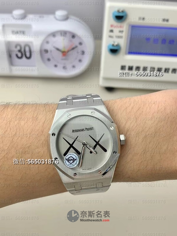 年轻人的潮流之?。篈PS厂15500联名款真香评测！ | 奈斯探表