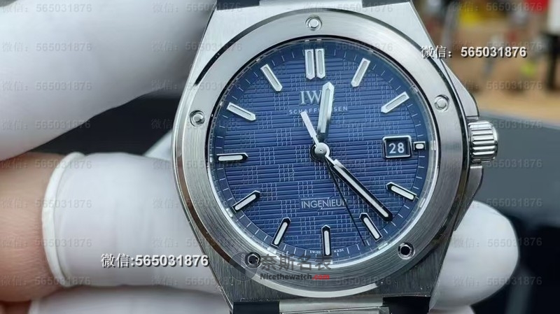 V7厂蓝面工程师评测：新配色是否值得入手？ | 奈斯探表