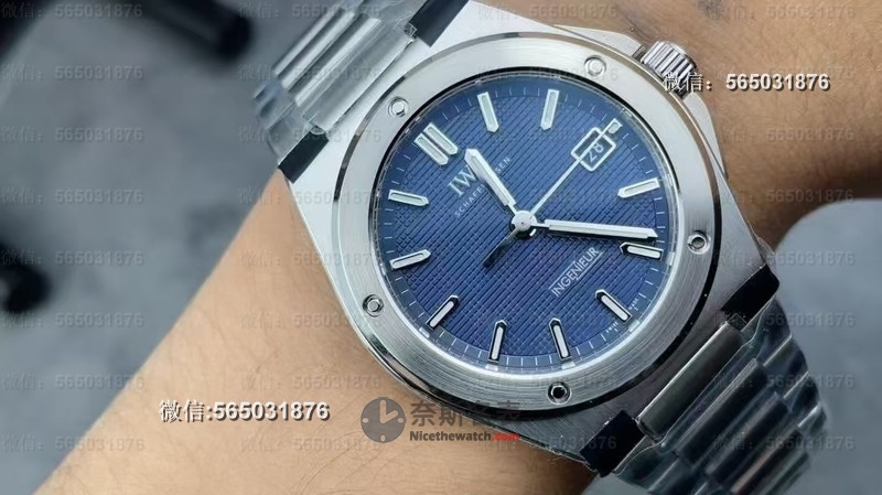 V7厂蓝面工程师评测：新配色是否值得入手？ | 奈斯探表