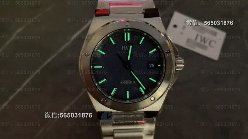 V7厂蓝面工程师评测：新配色是否值得入手？ | 奈斯探表