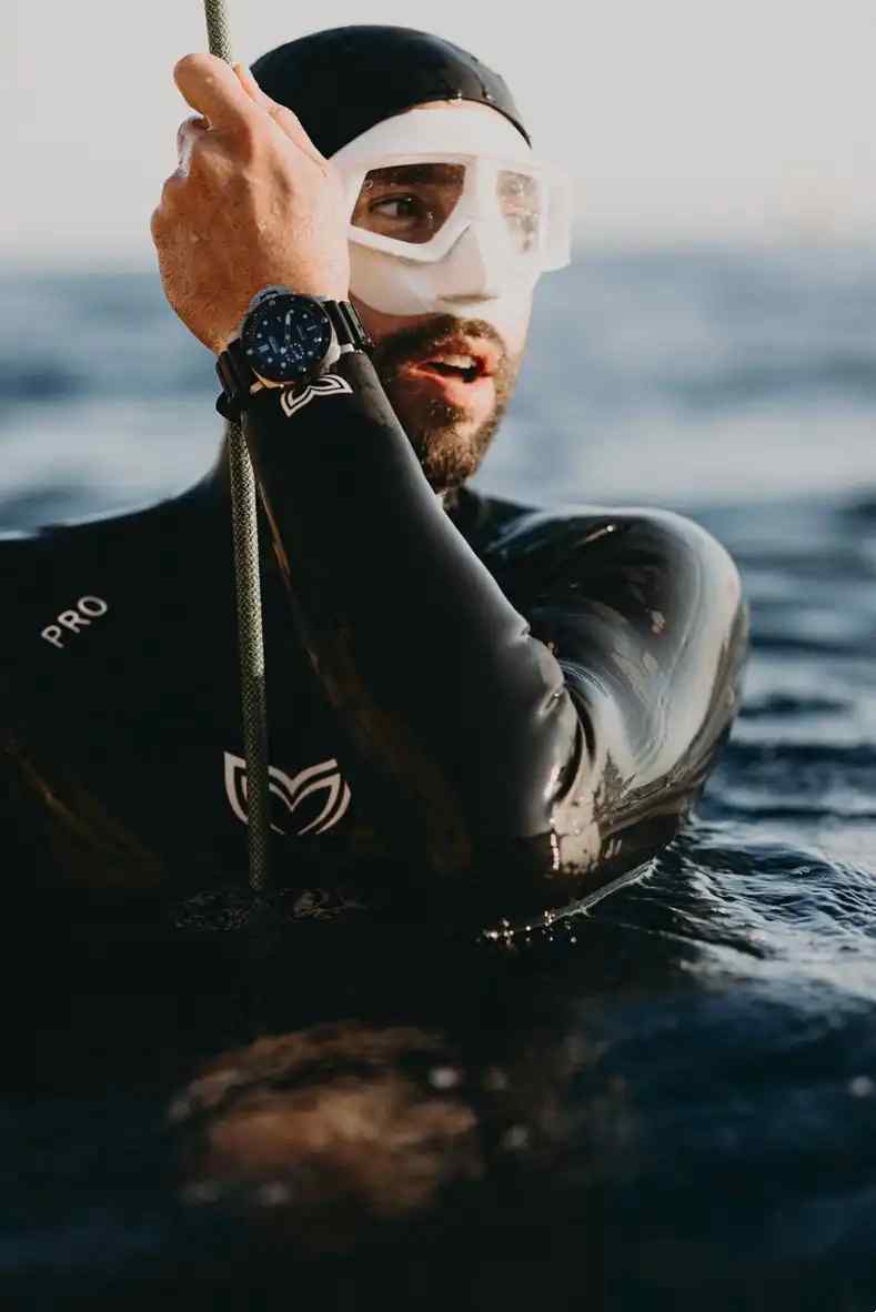 不只是腕表！沛纳海与Arthur联手唤醒海洋?；ひ馐?| 奈斯探表