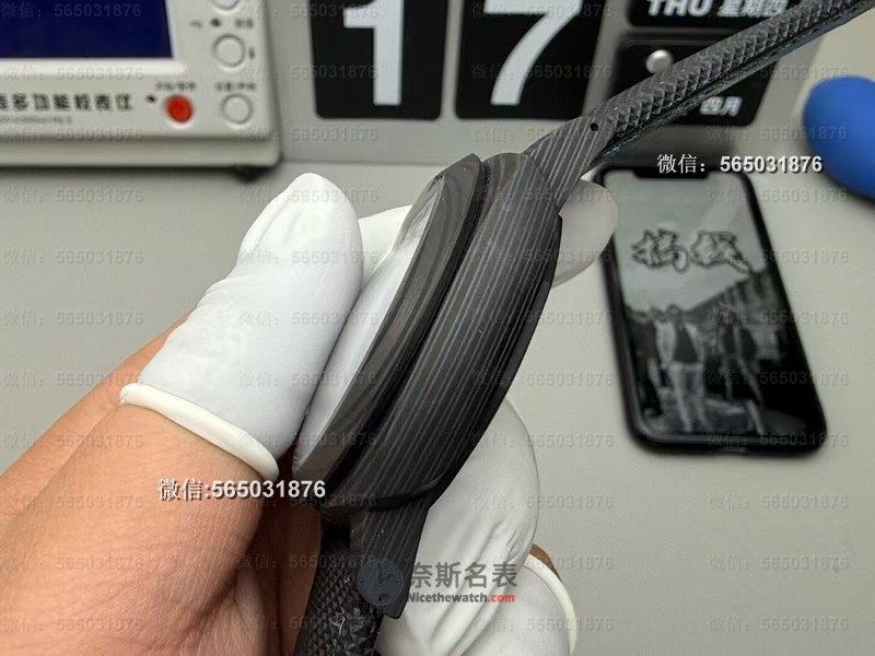 轻量化神器！VS厂PAM01661碳纤维腕表实测，夜光效果惊艳！ | 奈斯探表