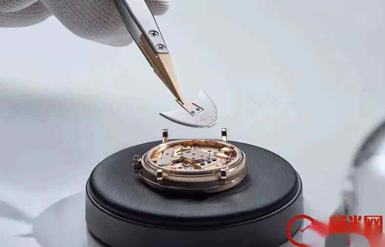 秒杀百达翡丽？宝玑250周年纪念腕表7035，大明火珐琅工艺堪称艺术品 | 奈斯探表