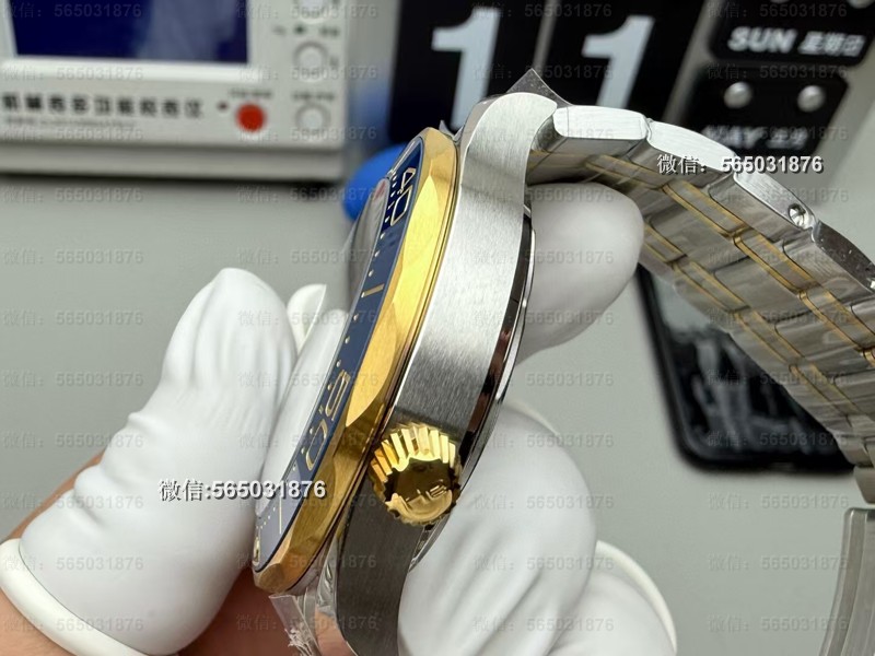 VS厂海马300米间金款评测｜这枚黄蓝腕表闭眼入不亏 | 奈斯探表