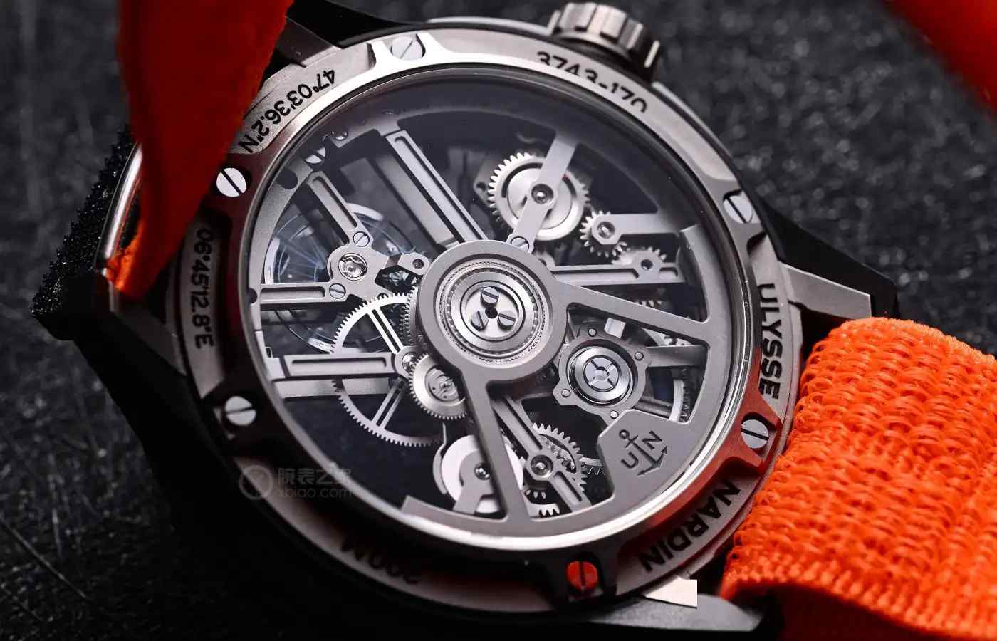 重量仅47克！雅典Diver AIR潜水表实测，5000G抗冲击+200米防水太硬核 | 奈斯探表