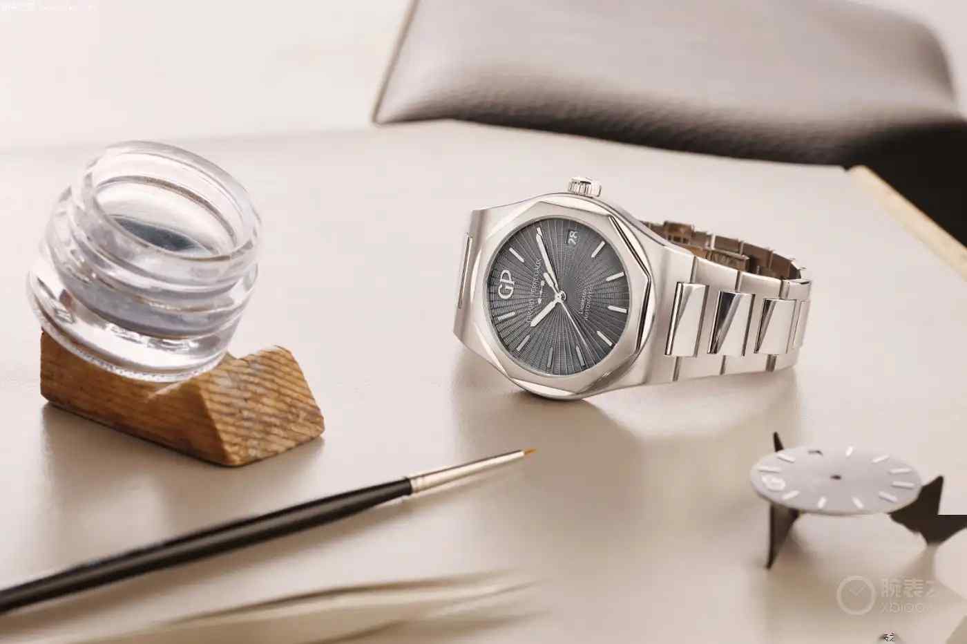 从1975到2024！芝柏桂冠进化史：这款大明火珐琅凭什么卖15万 | 奈斯探表