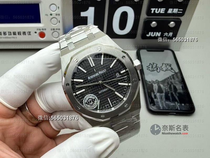 APS厂放大招！皇家橡树15400 V3评测，细节还原到毫米级! | 奈斯探表