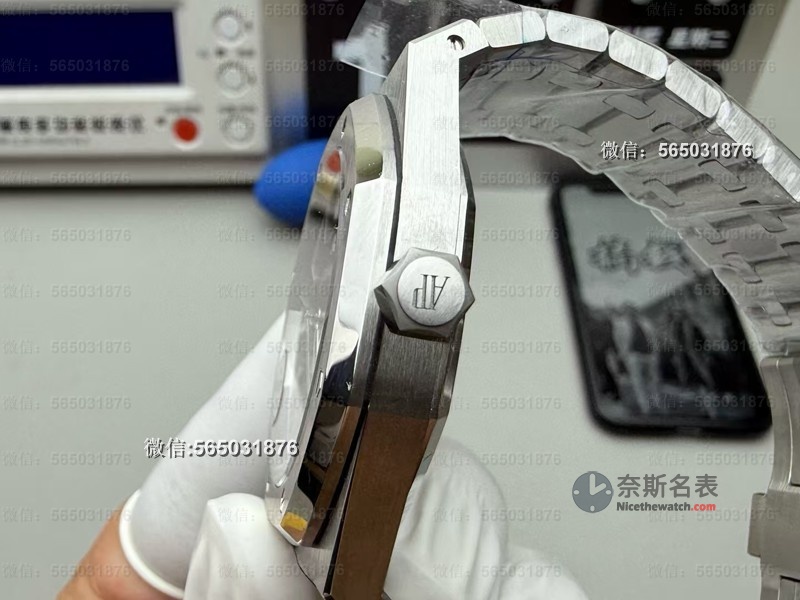 APS厂放大招！皇家橡树15400 V3评测，细节还原到毫米级! | 奈斯探表