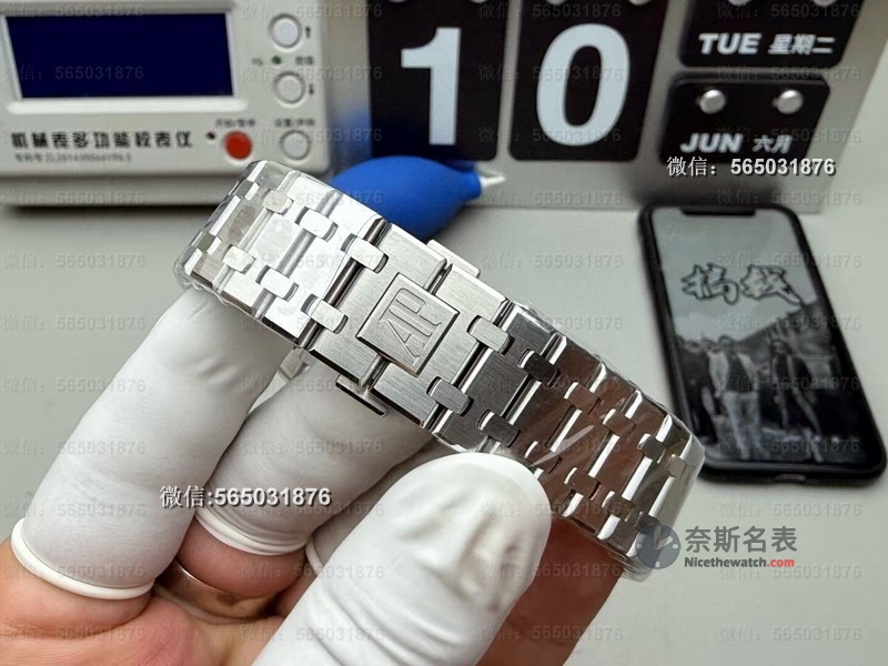 APS厂放大招！皇家橡树15400 V3评测，细节还原到毫米级! | 奈斯探表