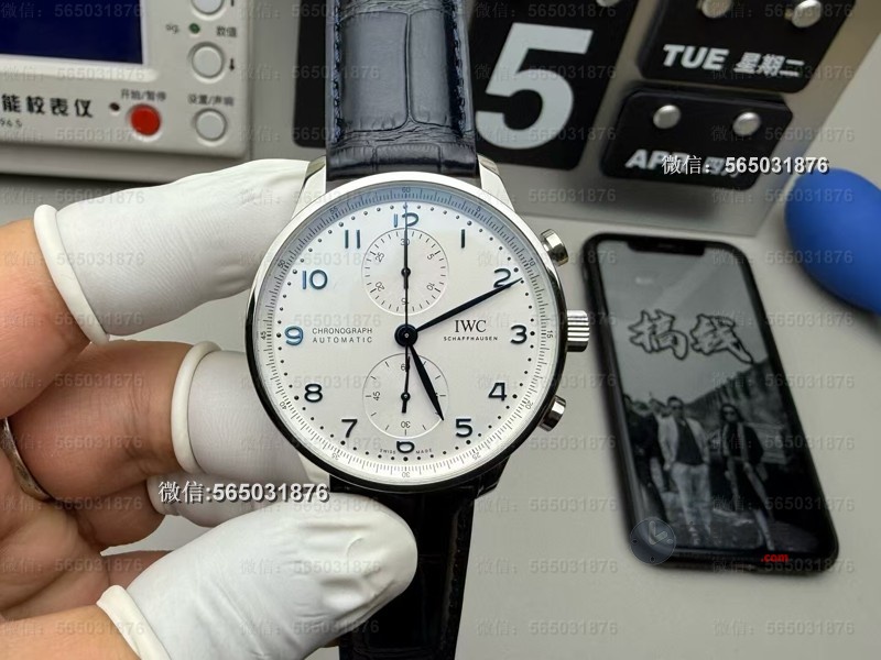 这些细节和原版真的一样？万国葡计复刻版上手：烤蓝钢针+超薄表壳真香！ | 奈斯探表