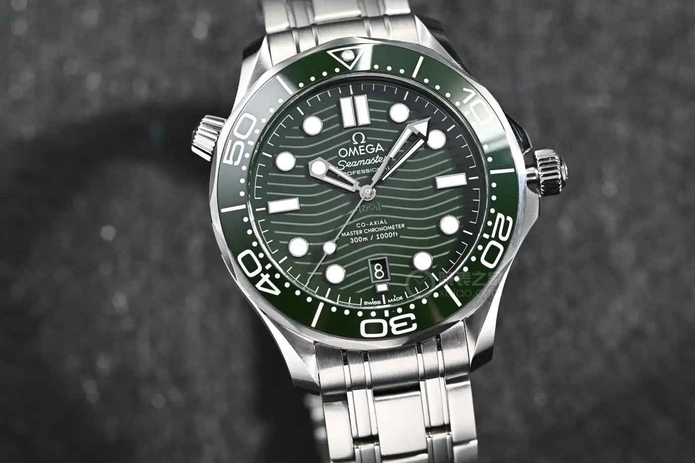 五万预算闭眼入！欧米茄‘绿海马’潜水表，防磁+陶瓷圈，夏天戴绝了！ | 奈斯探表