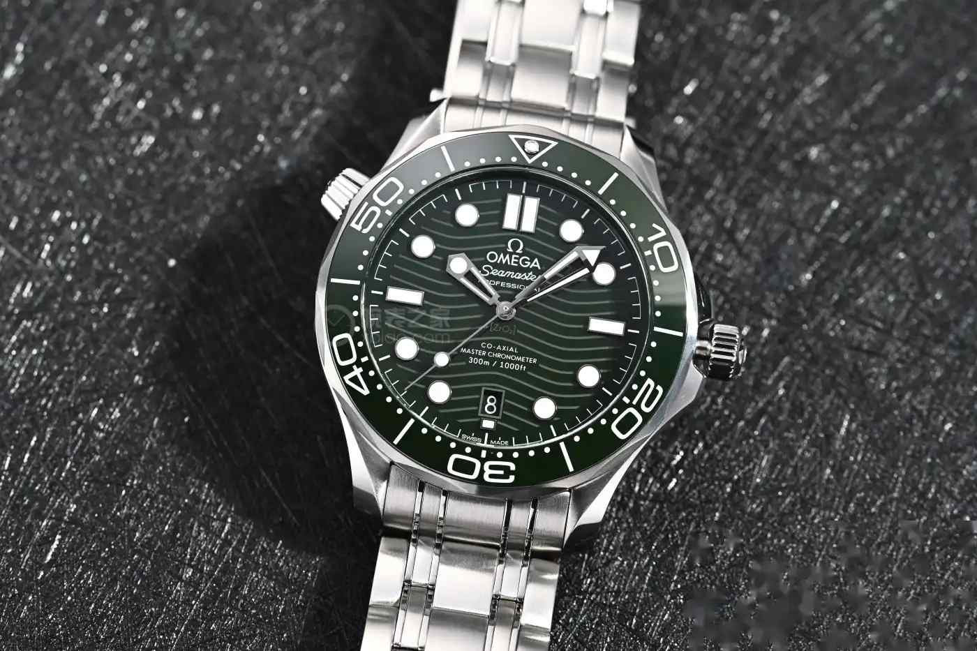 五万预算闭眼入！欧米茄‘绿海马’潜水表，防磁+陶瓷圈，夏天戴绝了！ | 奈斯探表