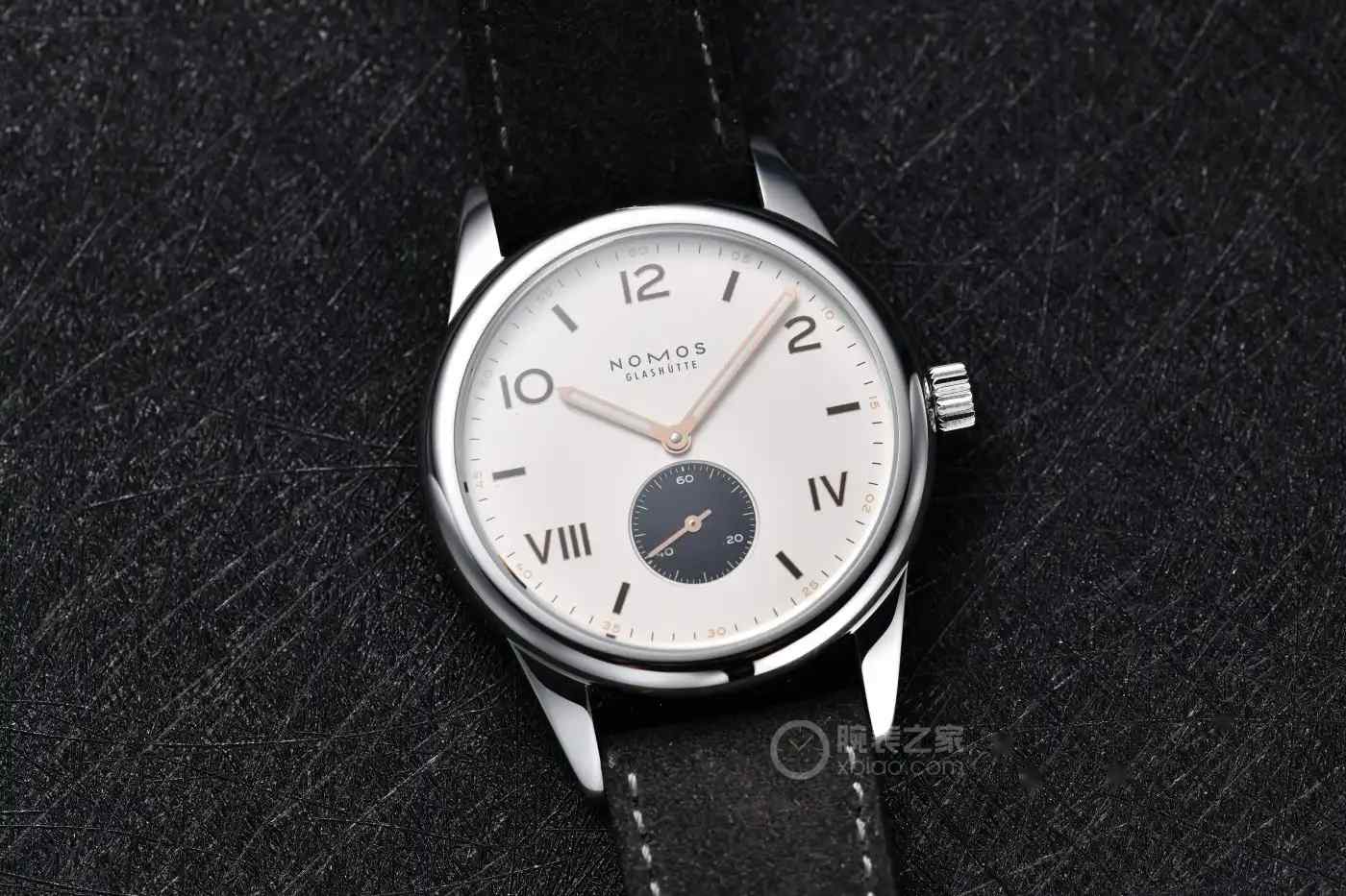 谁说万元买不到真德表？NOMOS阿尔法机芯+六方位调校，性价比直接拉满！ | 奈斯探表