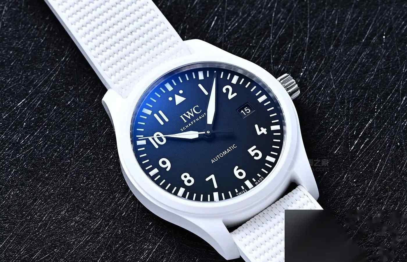 65,800元真香！万国太浩湖白陶瓷表，小手腕终于能戴TOP GUN了！ | 奈斯探表