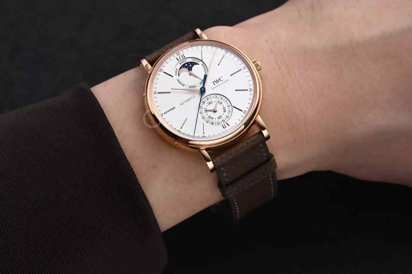 15万预算最佳正装表！万国柏涛菲诺全历月相，经典永不过时！ | 奈斯探表