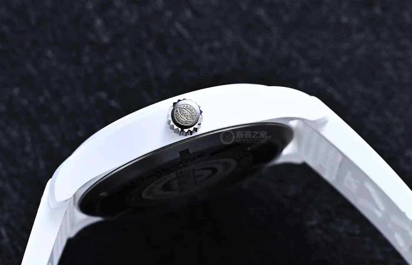 65,800元真香！万国太浩湖白陶瓷表，小手腕终于能戴TOP GUN了！ | 奈斯探表