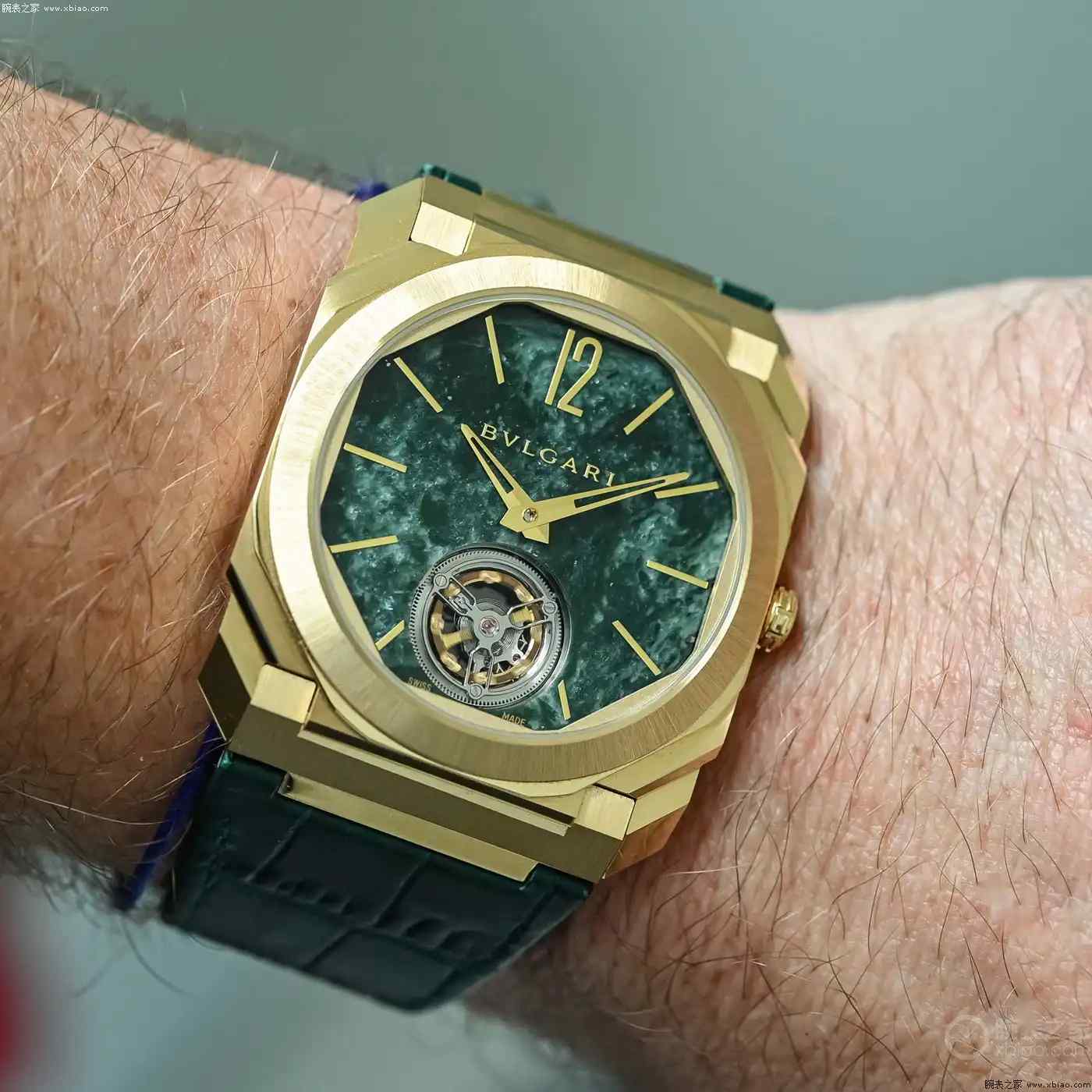 比黄金还稀有！宝格丽Octo陀飞轮绿色大理石版，1.95mm机芯惊艳亮相 | 奈斯探表